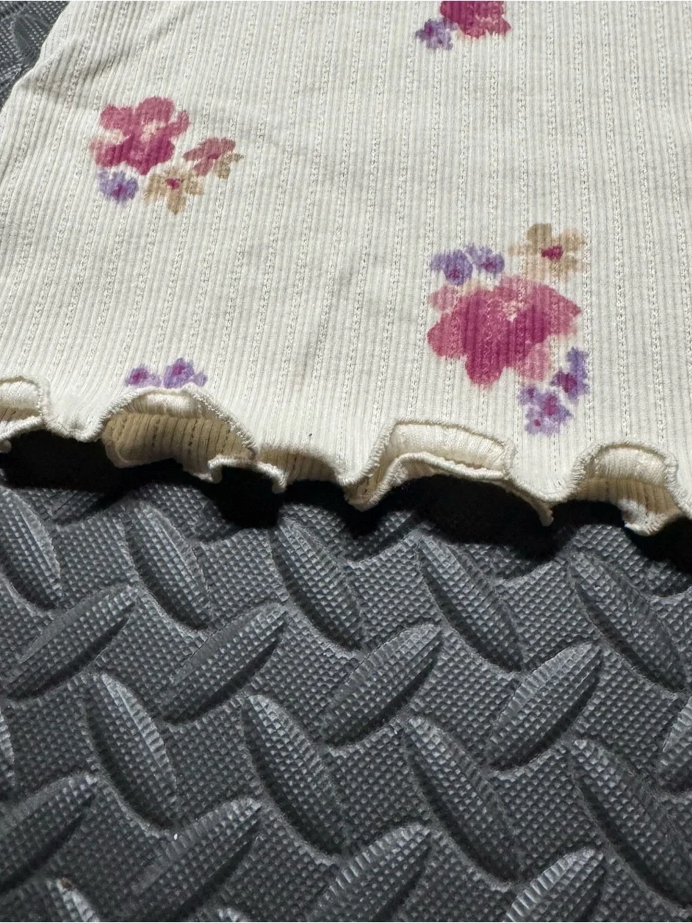 OshKosh B’gosh Toddler Girls Floral Ribbed Tank Top Size 4T Cream Shirt